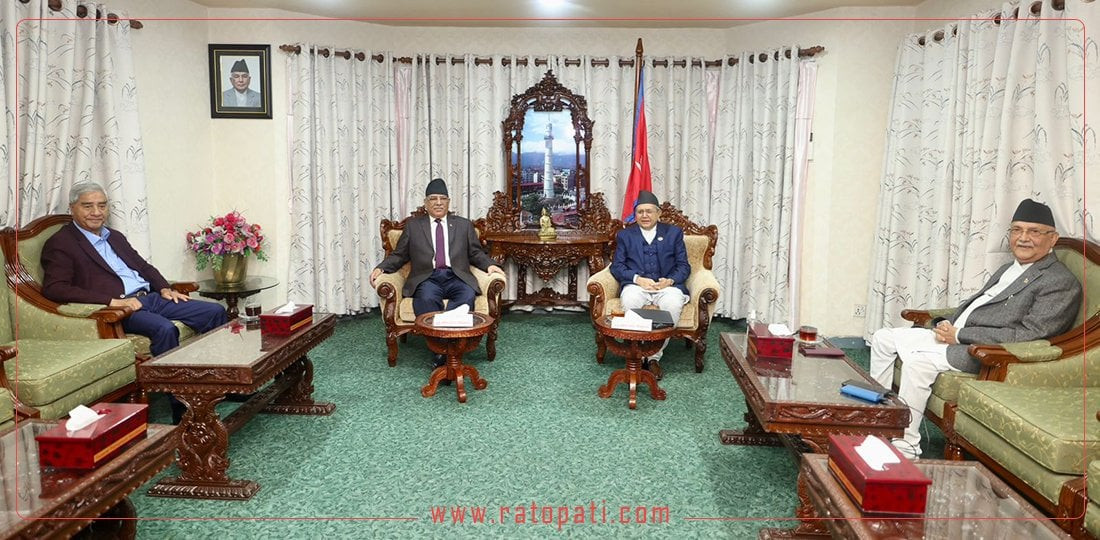 sabhamukh-three-party-meeting_bT3nPwG8Z9.jpg