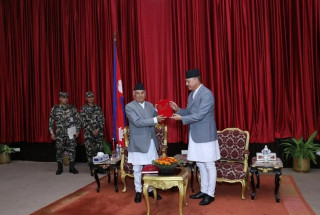 प्रधानन्यायाधीश श्रेष्ठद्वारा राष्ट्रपतिसमक्ष वार्षिक प्रतिवेदन पेश