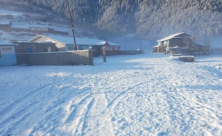 ढोरपाटनमा व्यापक हिमपात, जनजीवन प्रभावित
