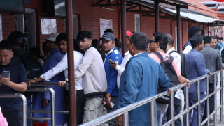 दुई हजार पाँच सयभन्दा बढी नेता कार्यकर्ता मन्त्रीलाई बधाई दिन सिंहदरबार पसे