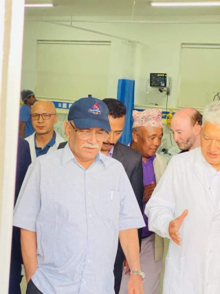 बाढीपहिरोको प्रभावित स्थलमा सरकारको योजनाबद्ध पहल पुगेनः प्रचण्ड