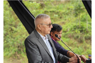 कार्यकर्ताले नेताको झोला मात्र बोक्ने हैन : डा.शेखर कोइराला