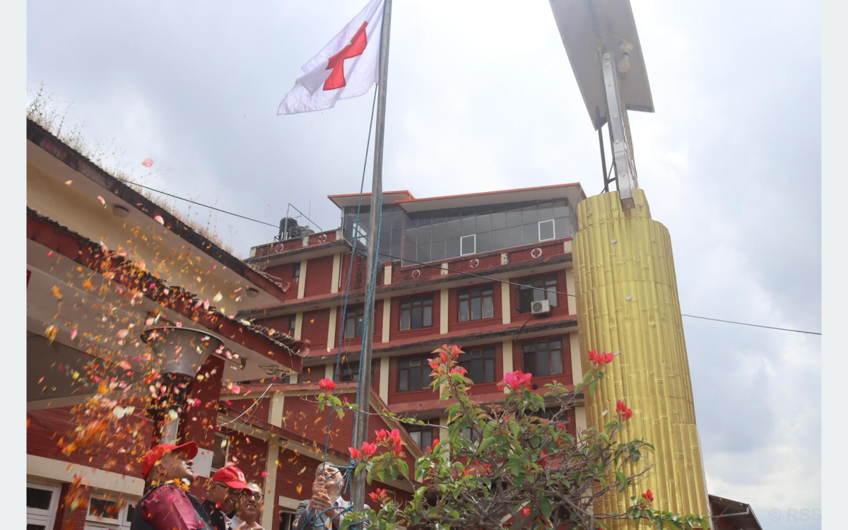 झन्डोत्तोलन गर्दै मनाइयो नेपाल रेडक्रस स्थापना दिवस